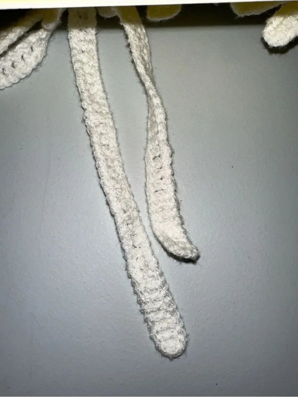 piper•k White Gold Crochet Floral Daisy Triangle Bandana Scarf